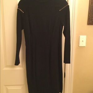 CHIC LITTLE BLACK DRESS!